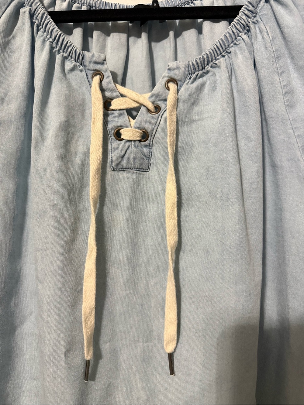 Sanctuary Chambray Lace-Up Peasant Top- M - Picture 3 of 7